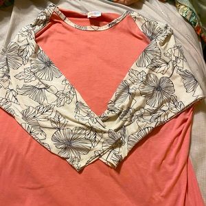 LuLaRoe Coral and Cream Floral Long Sleeve Top 3x